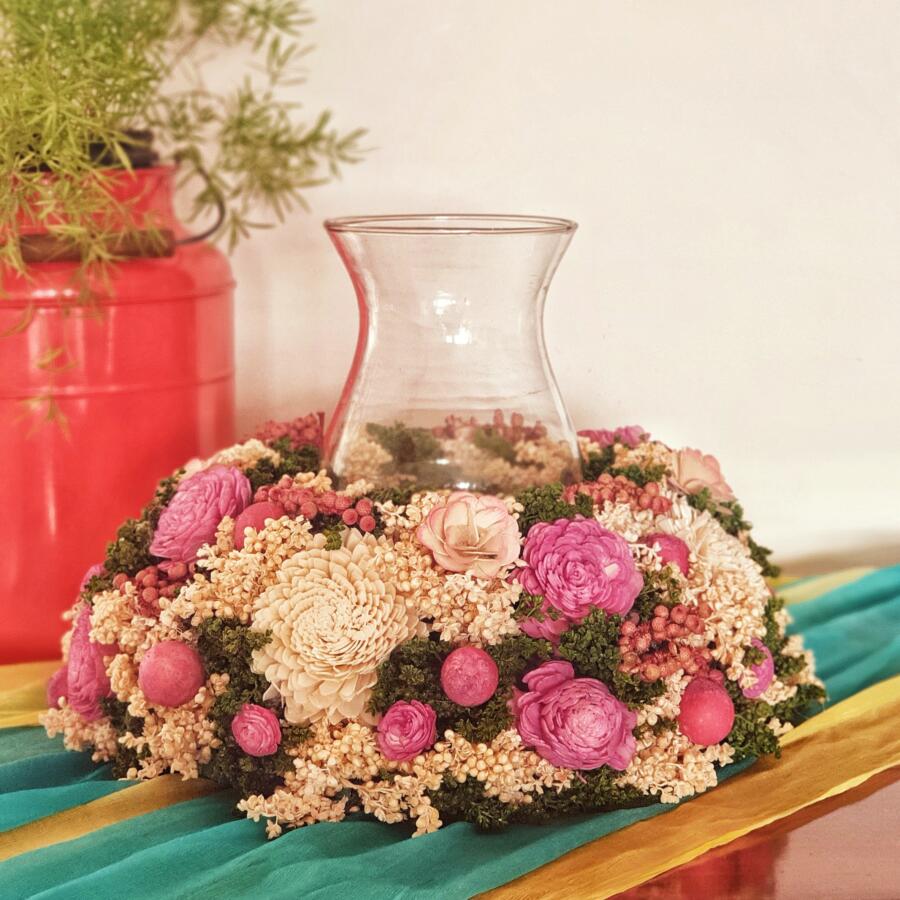 Pretty-in-pink Lantern Centrepiece
