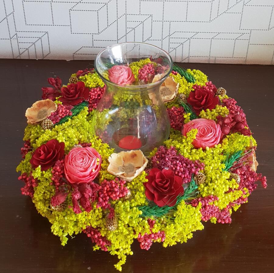 Burgundy Stunner' Lantern Centrepiece