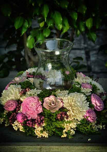 Pretty-in-pink Lantern Centrepiece
