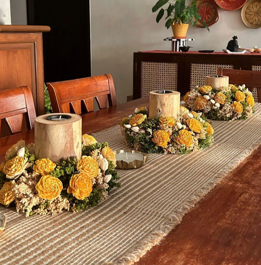 Flower Arrangements Centerpieces For Christmas Dining Table