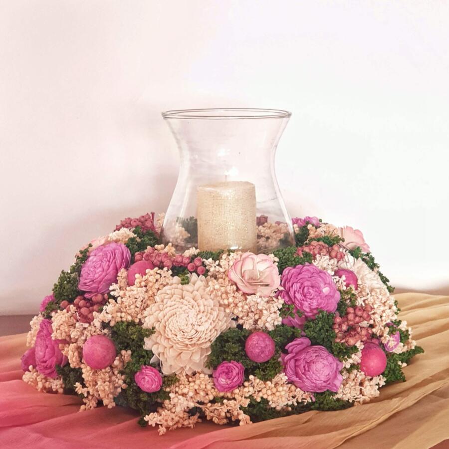 Pretty-in-pink Lantern Centrepiece