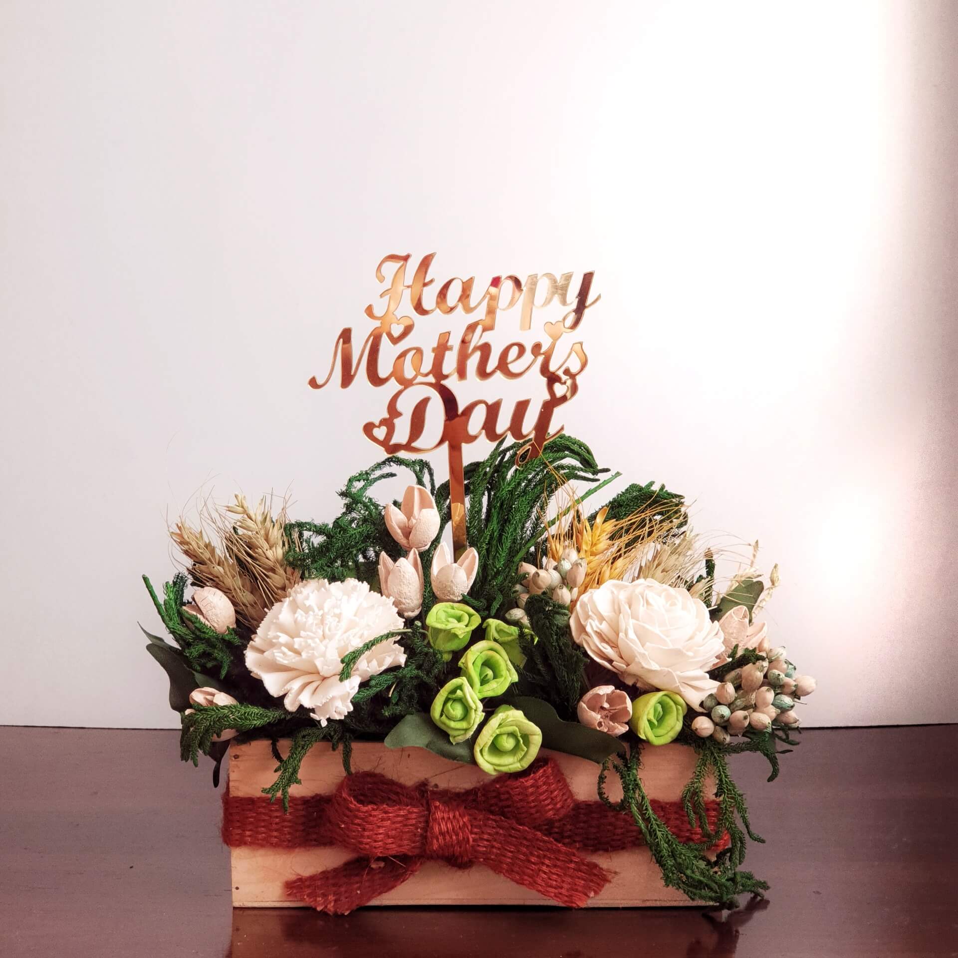 Timeless White Table Arrangement